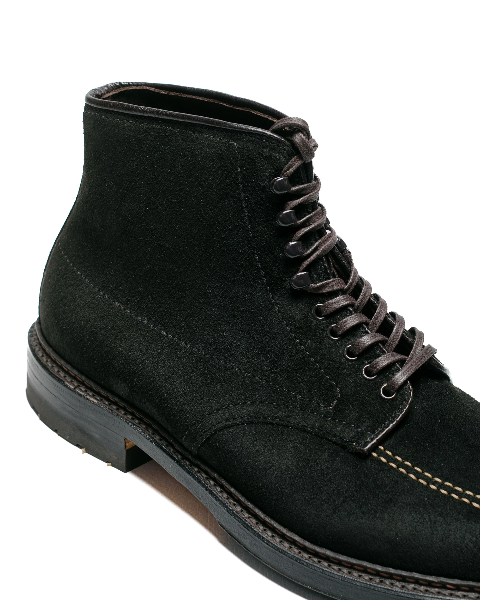 Alden Indy Boot Reverse Earth Chamois with Commando Sole G6902HC - Image 3