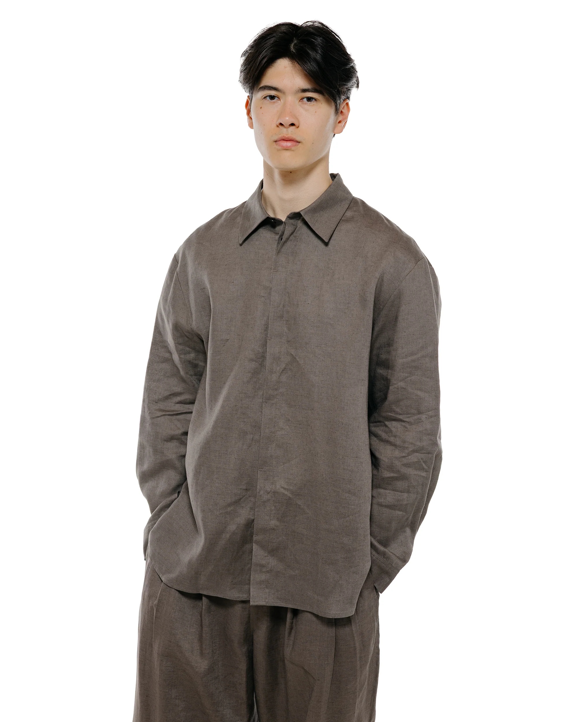 Amomento Linen Oversized Shirt Khaki - Image 2