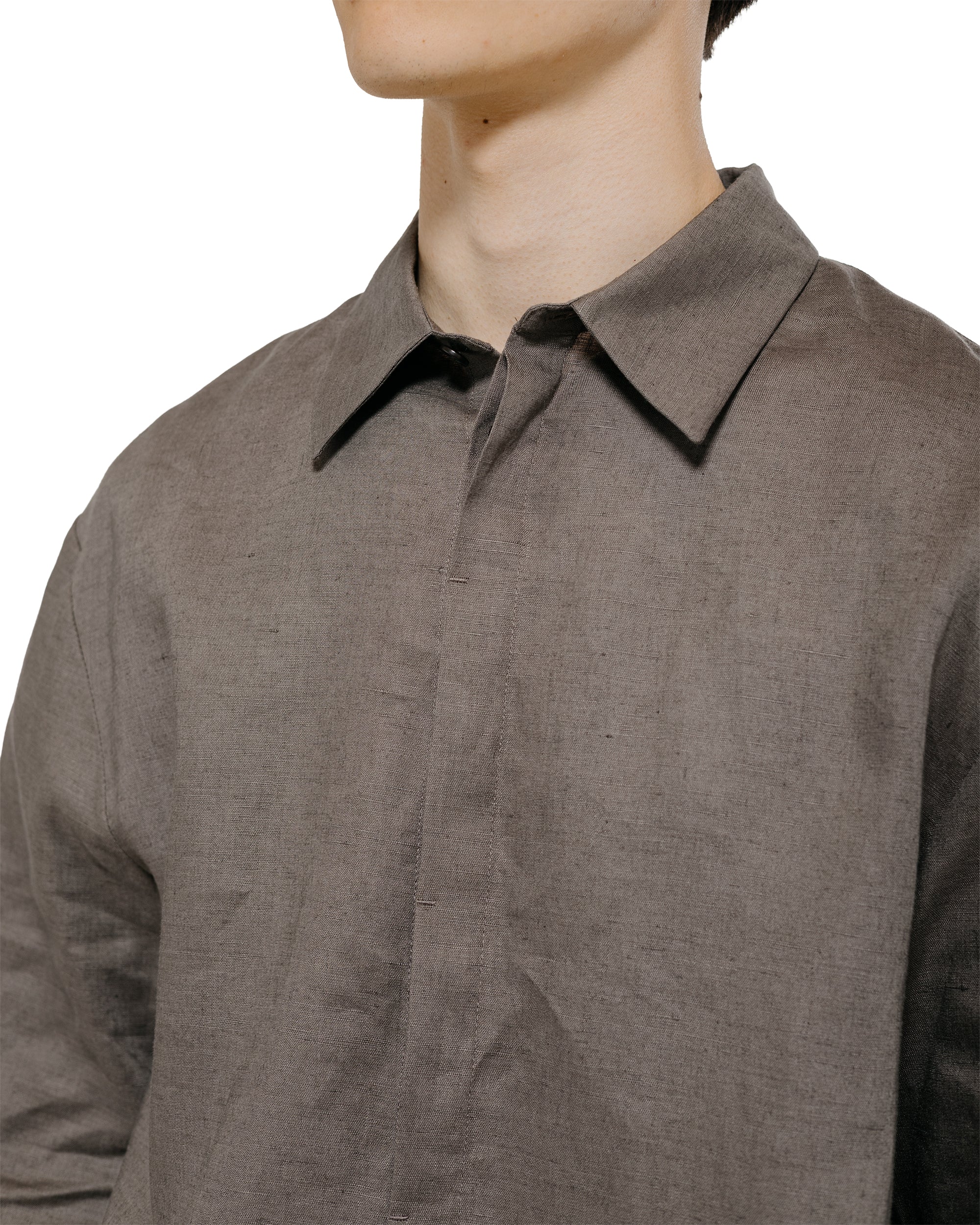 Amomento Linen Oversized Shirt Khaki - Image 3