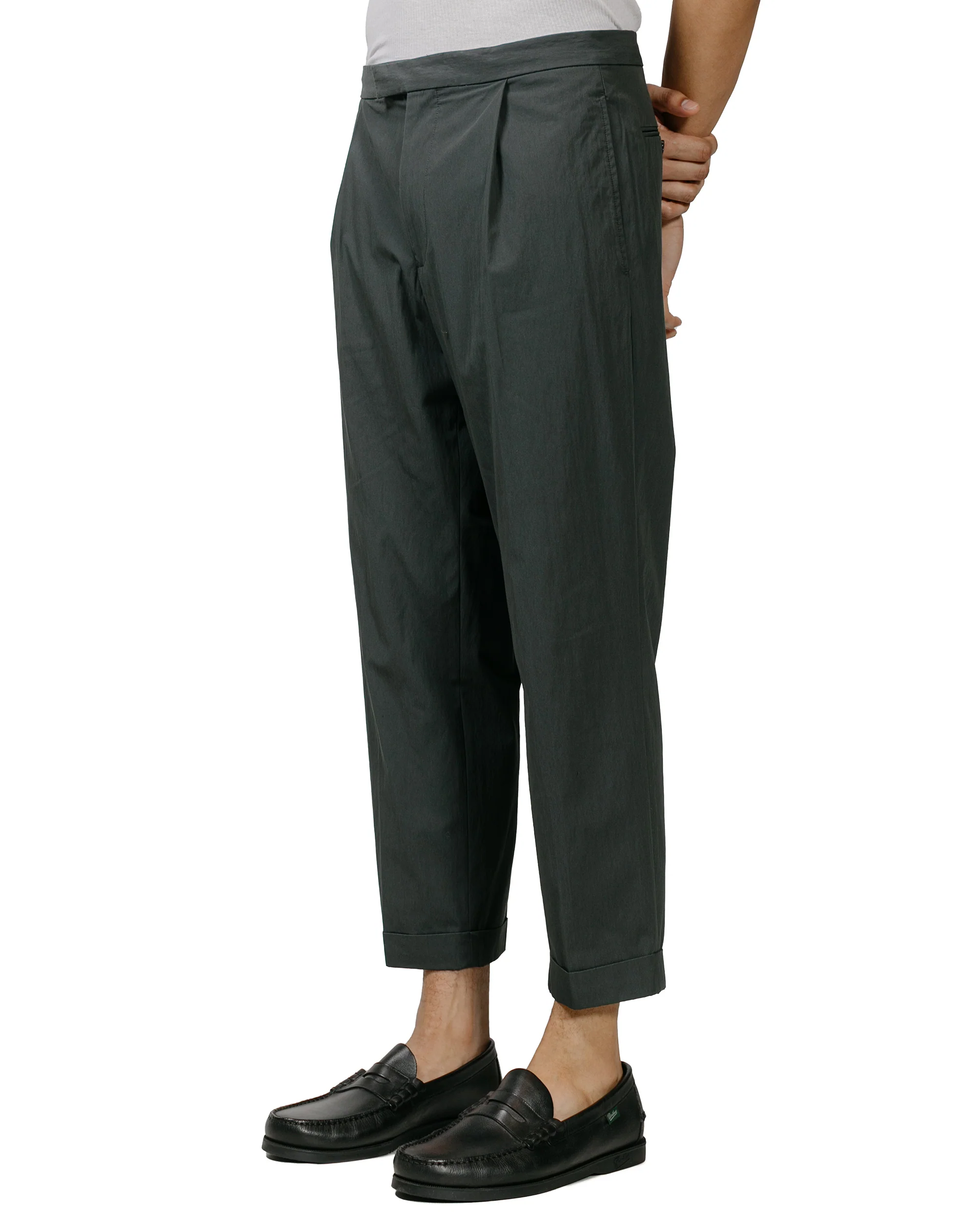 Beams Plus 1Pleat Travel Comfort Cloth Charcoal Grey - Image 2