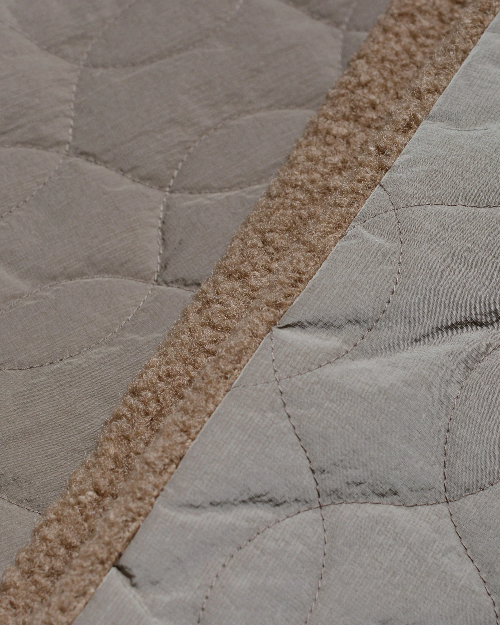 Beams Plus Muffler Boa Quilt Khaki - Image 2