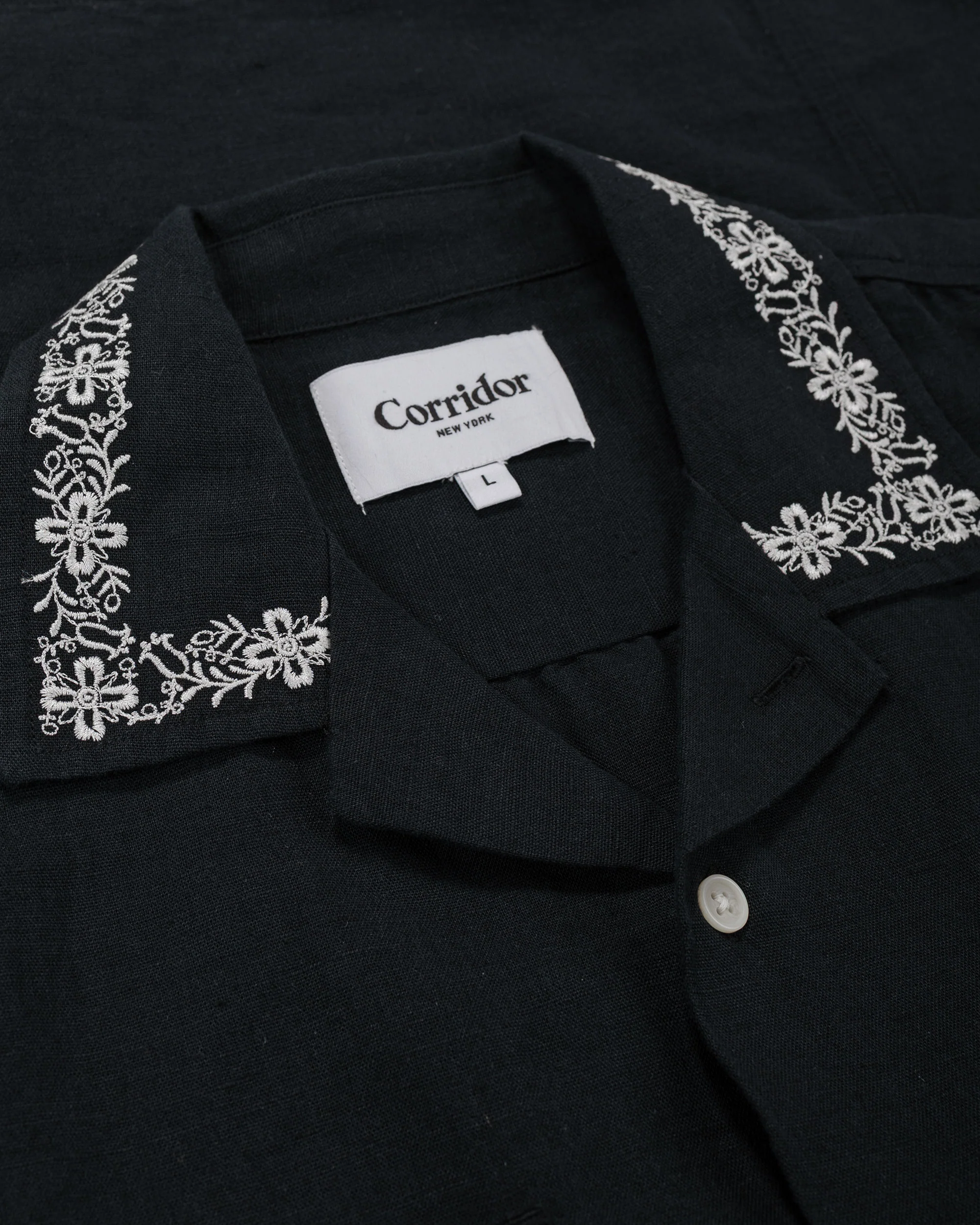 Corridor Harmony Embroidered SS Black - Image 4