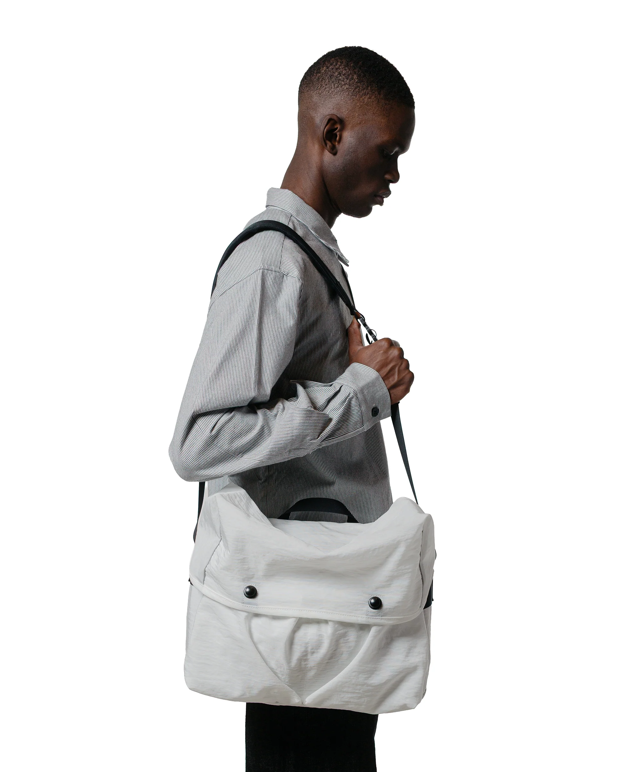 MAN-TLE R19 Gear-4 Mini Messenger White Nylon - Image 4