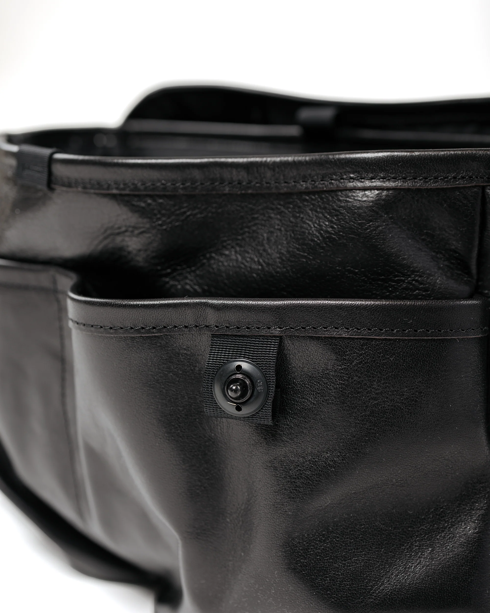 MAN-TLE R20G4 'Mini Messenger' Black Hide - Image 6