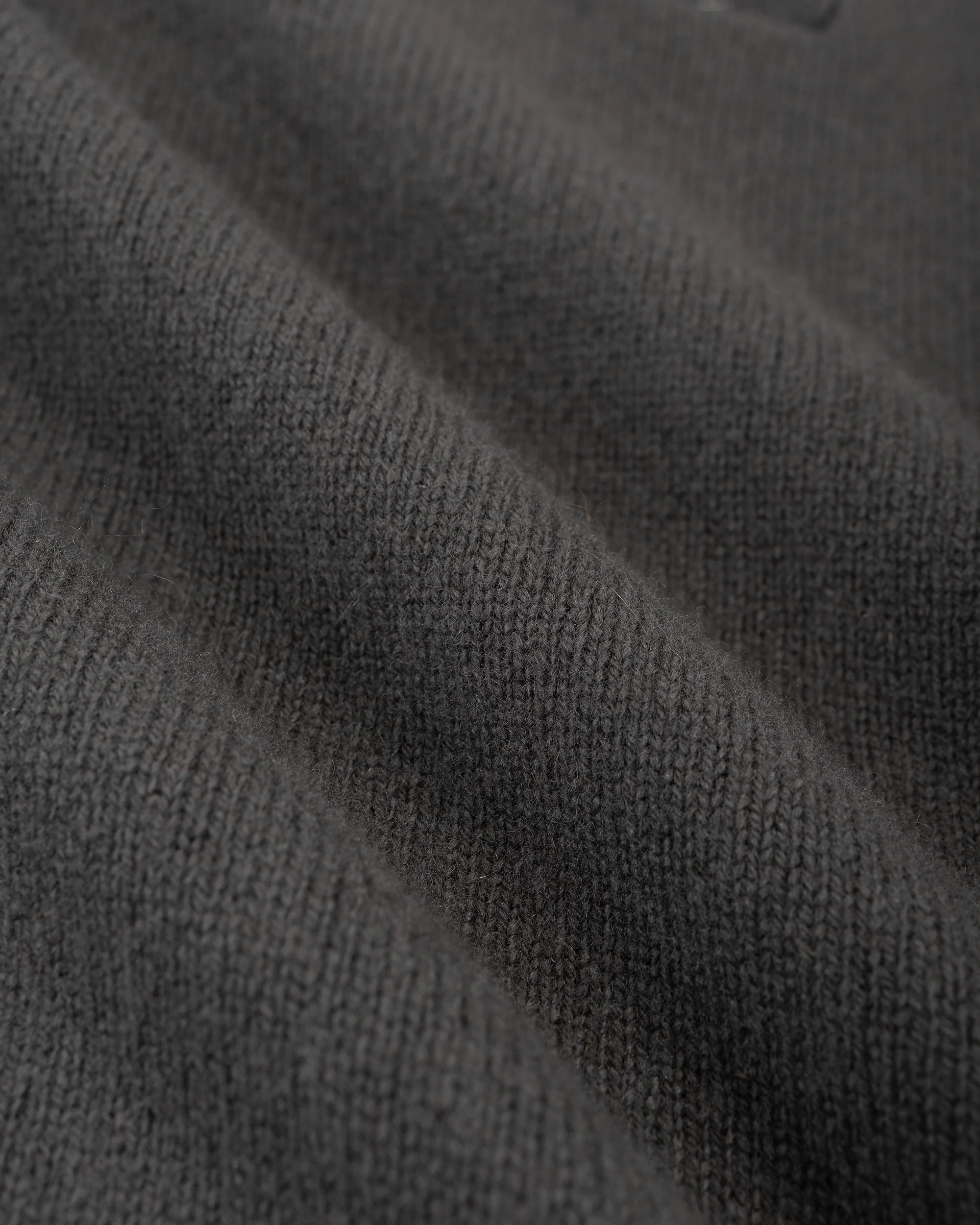Margaret Howell Seamless Pocket Polo Shirt Merino Cashmere Graphite - Image 6