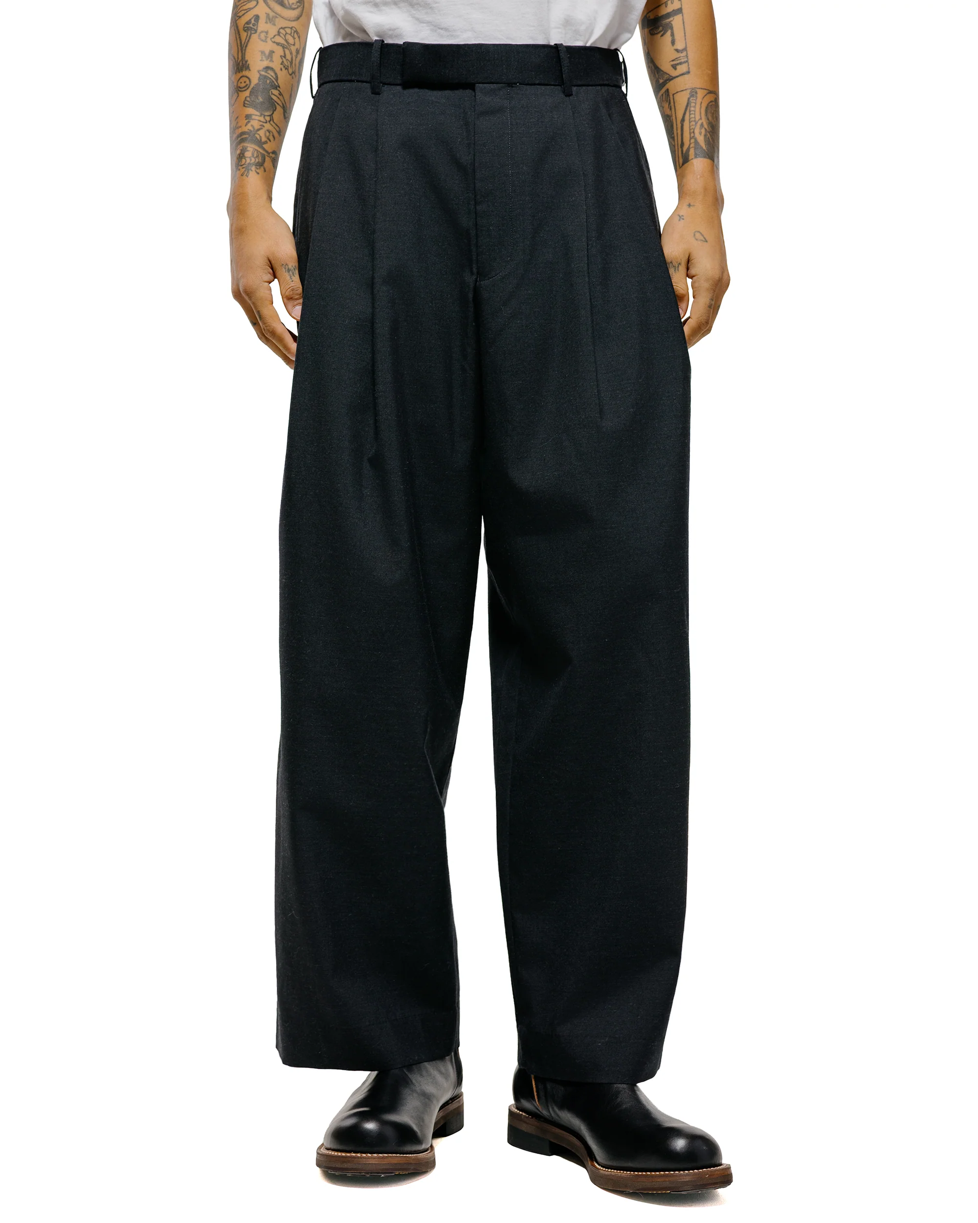 marka Two Tuck Baggy Trousers 2/72 Wool Tropical Washer Chambray Black - Image 2