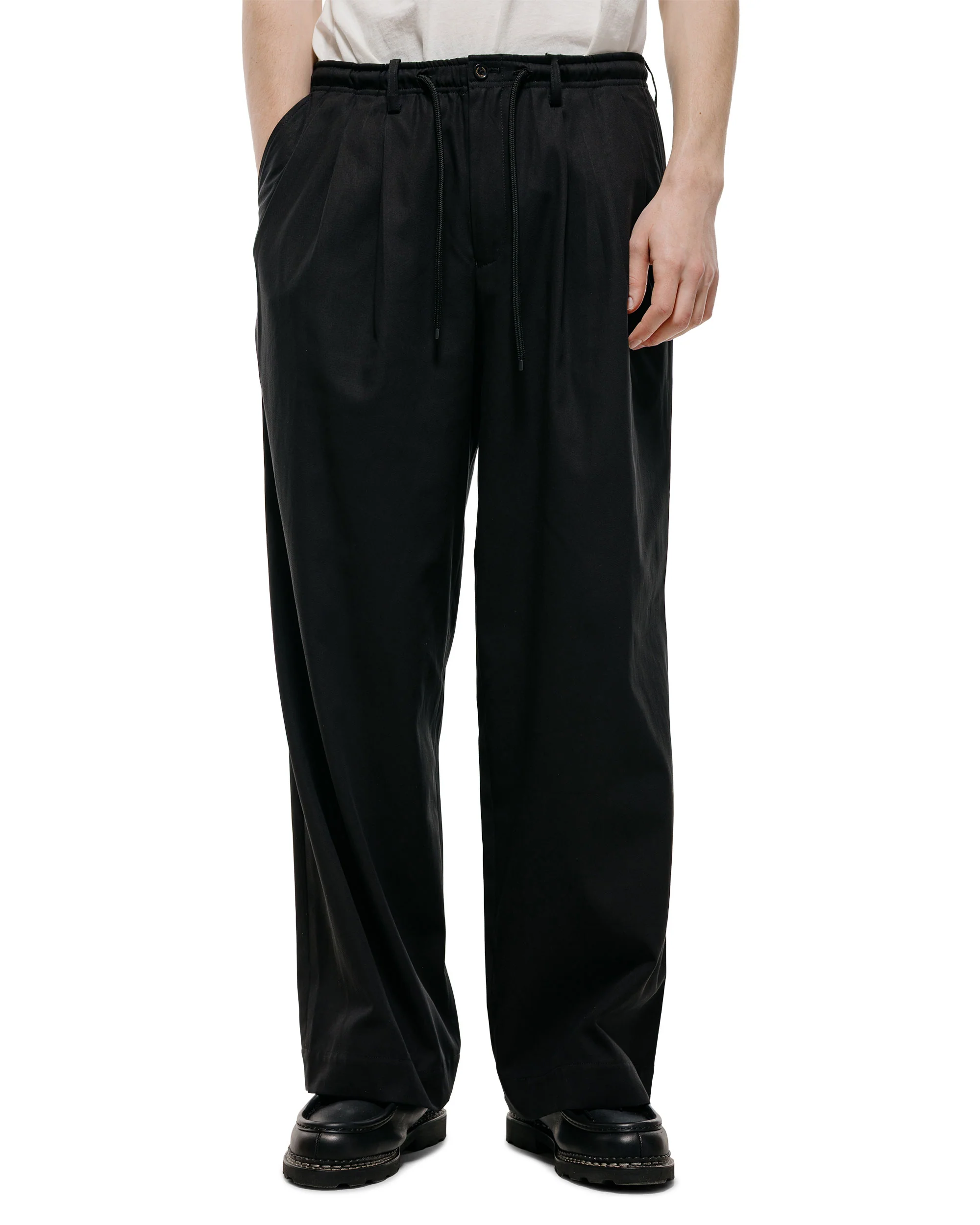 MARKAWARE Triple Pleated Easy Trousers Organic Cotton Voile Yarn Twill Black - Image 2
