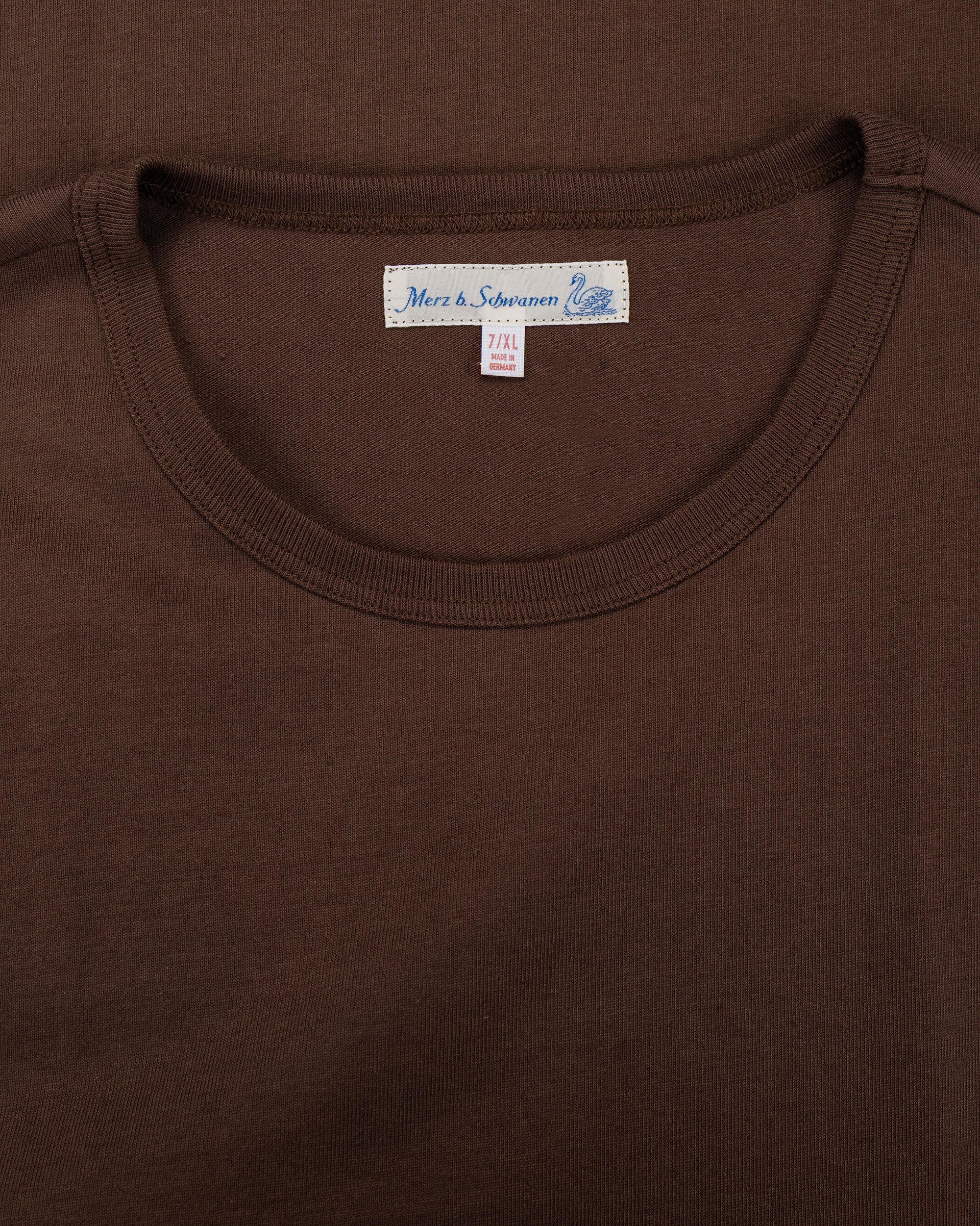 Merz B. Schwanen 2M15 Vintage Machine Refined T-Shirt Chocolate - Image 4