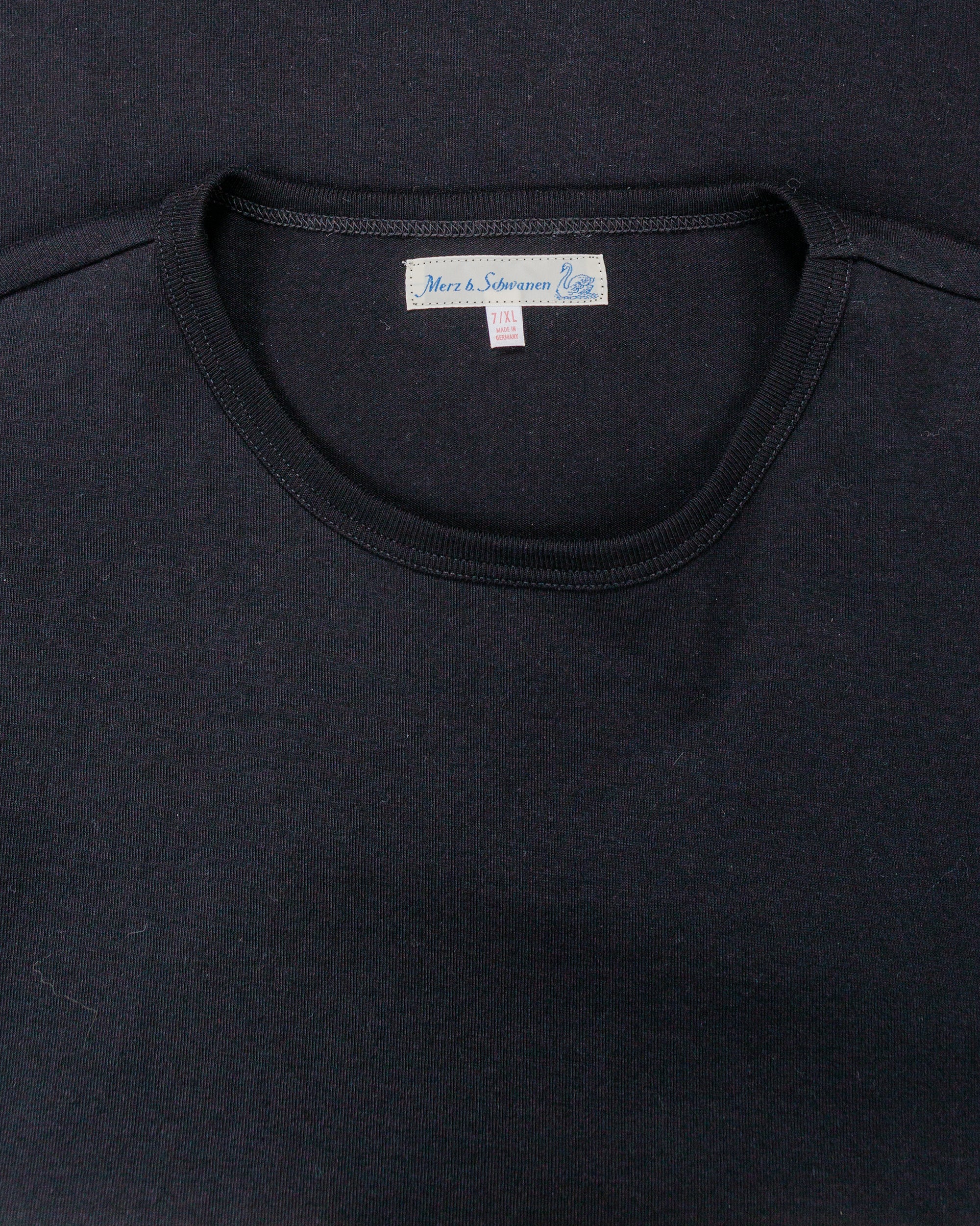 Merz B. Schwanen 2M15LS Vintage Machine Refined T-Shirt Deep Black - Image 4