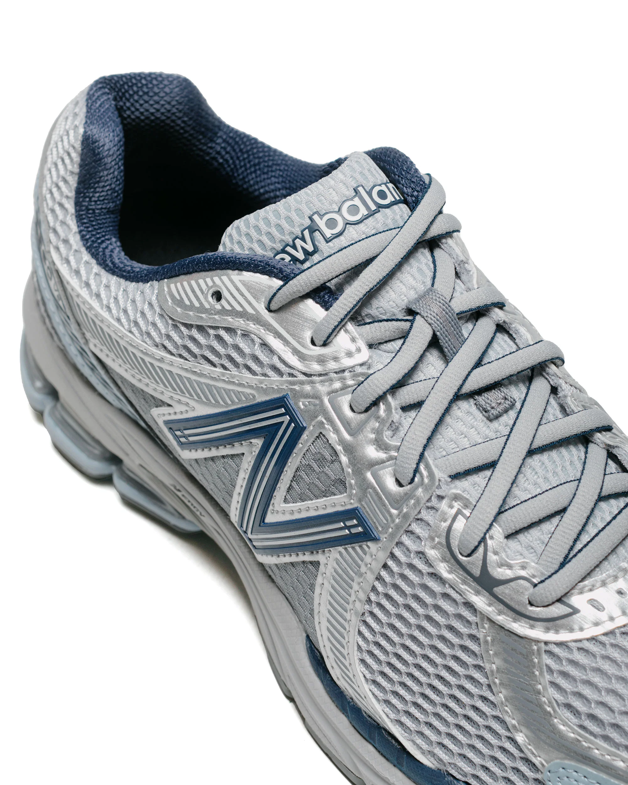 New Balance ML860BB2 Arctic Grey - Image 3