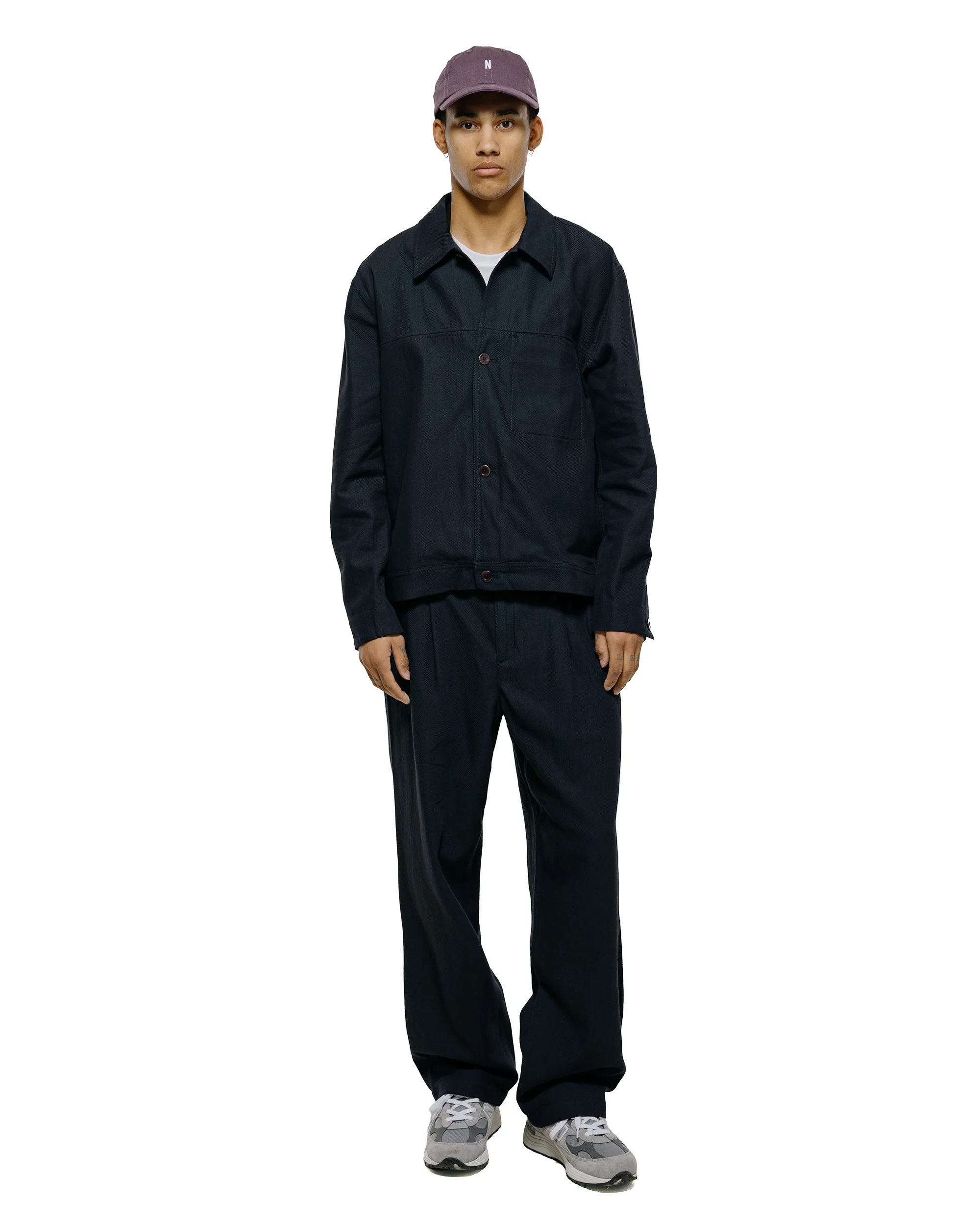 Norse Projects Hestur Relaxed Cotton Linen Twill Pleated Trouser Dark Navy - Image 4