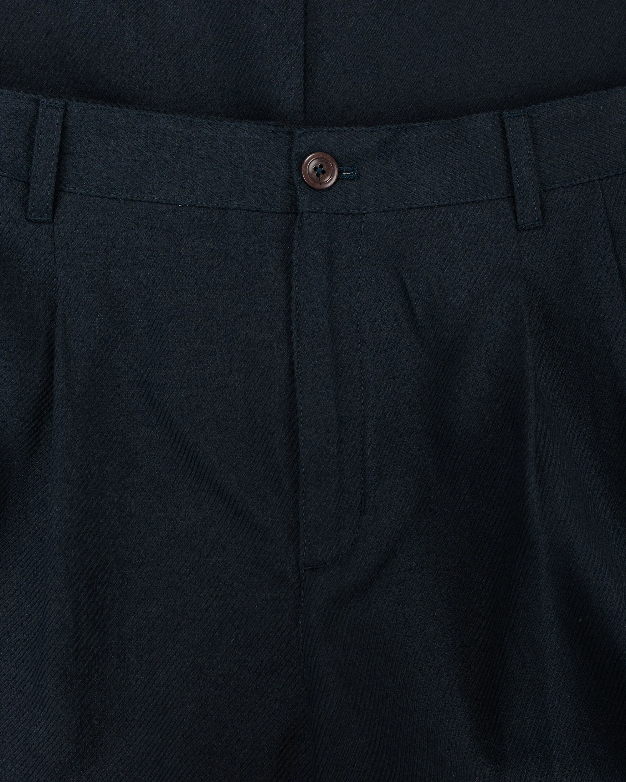 Norse Projects Hestur Relaxed Cotton Linen Twill Pleated Trouser Dark Navy - Image 5