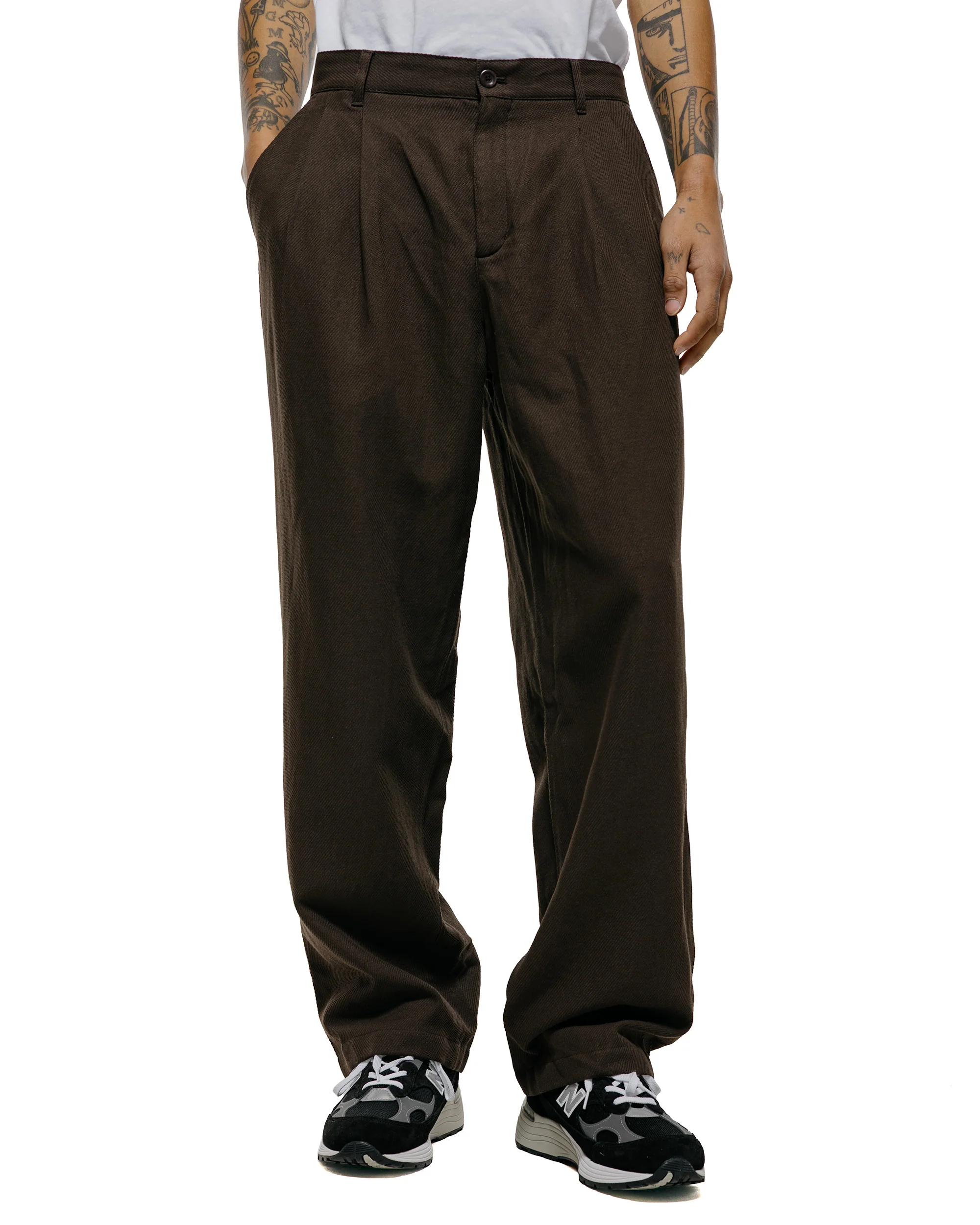 Norse Projects Hestur Relaxed Cotton Linen Twill Pleated Trouser Delicioso Brown - Image 2
