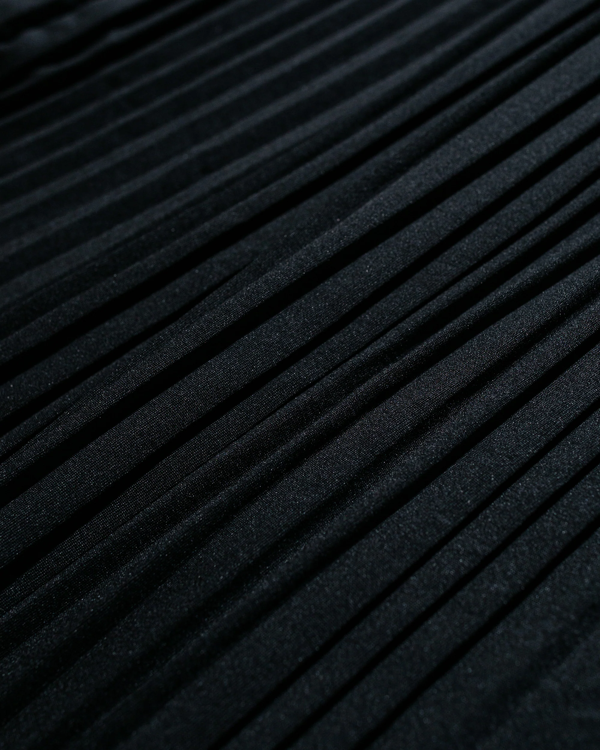 SATISFY AuraLite Pleated Long Tee Black - Image 6